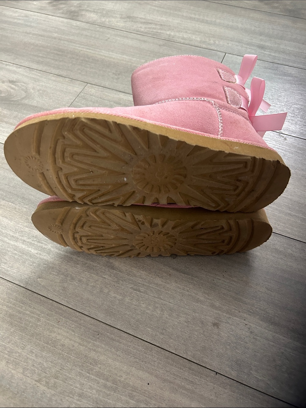 SHORT METRO BOW UGG BOOTS - PINK - Picture 7 of 7
